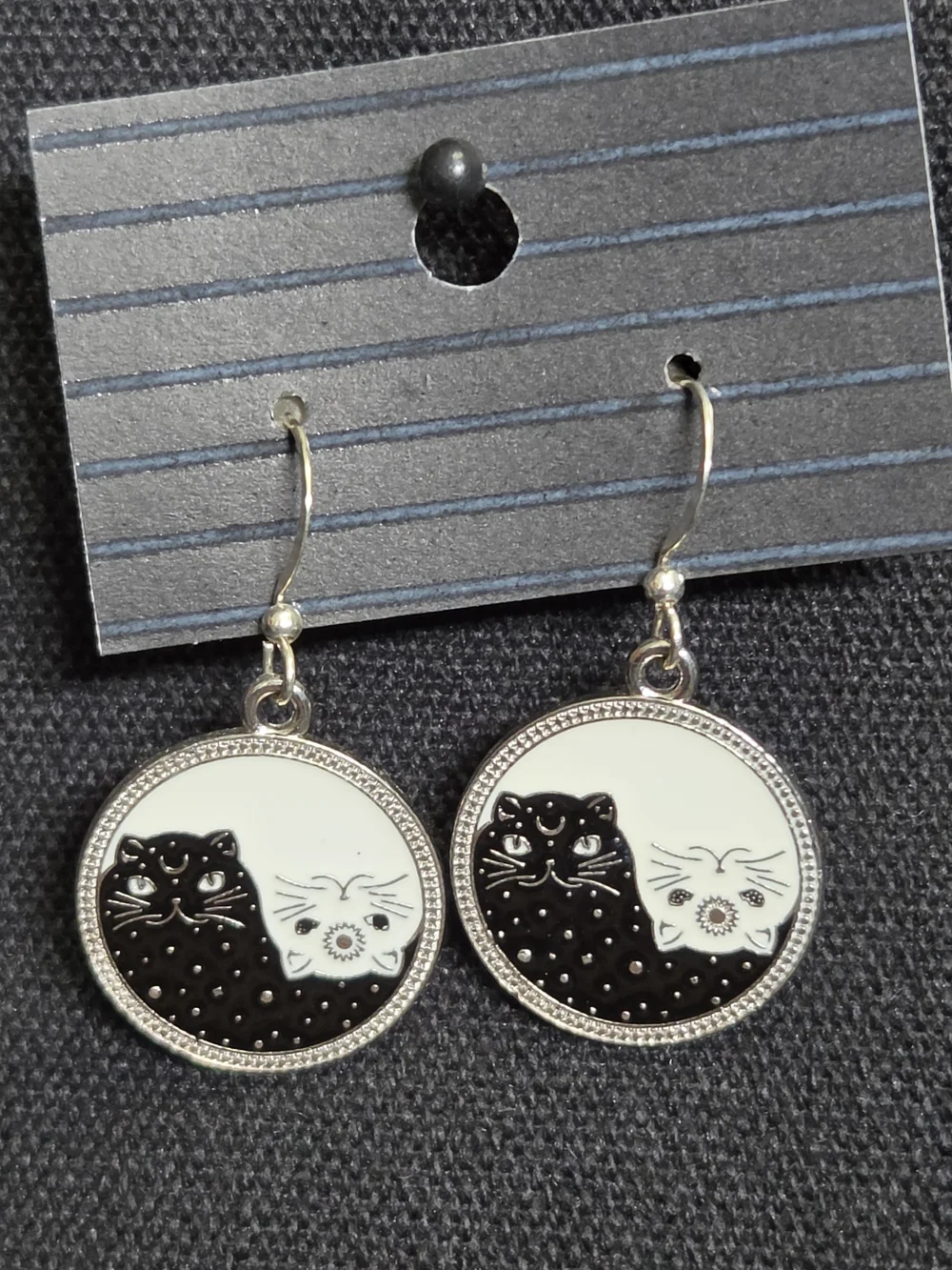 Yin&Yang- Black & White